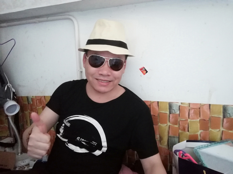 艰难爱情的第一张照片--荆州中老年相亲网